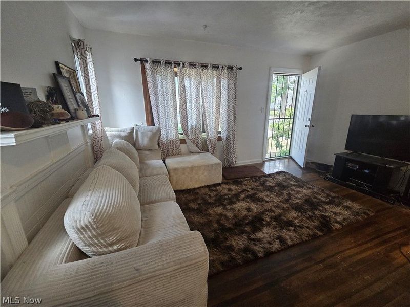 15908 Invermere Avenue, Cleveland, OH 44128 Photo 2