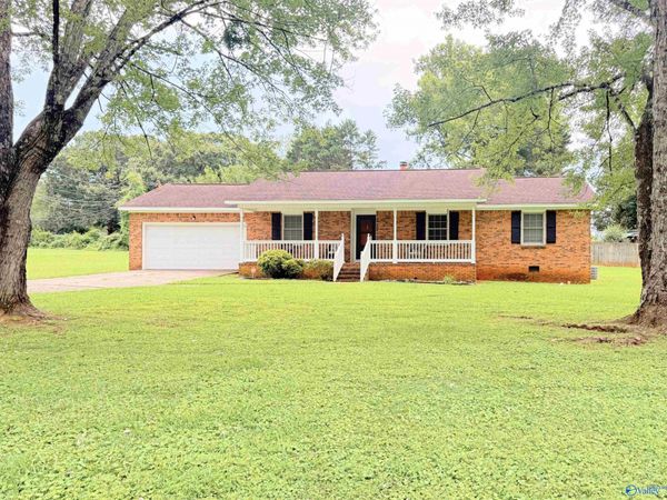 2010 Rosewood Drive NW, Huntsville, AL 35810