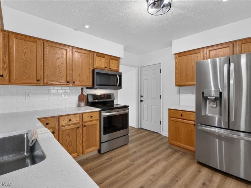 331 Adrian Drive, Berea, OH 44017 Photo 8
