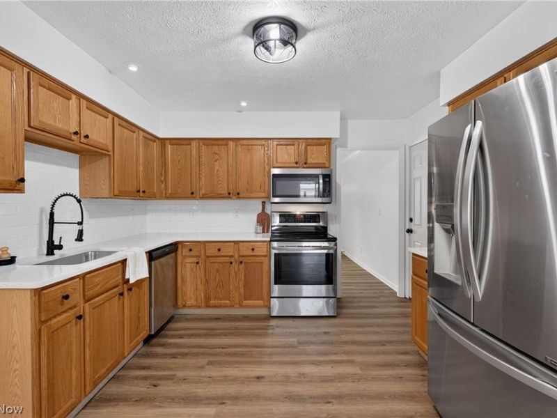 331 Adrian Drive, Berea, OH 44017 Photo 9