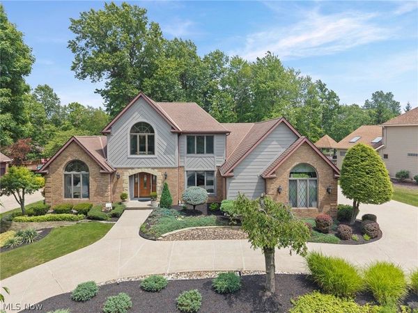 10683 Tudor Circle , North Royalton, OH 44133