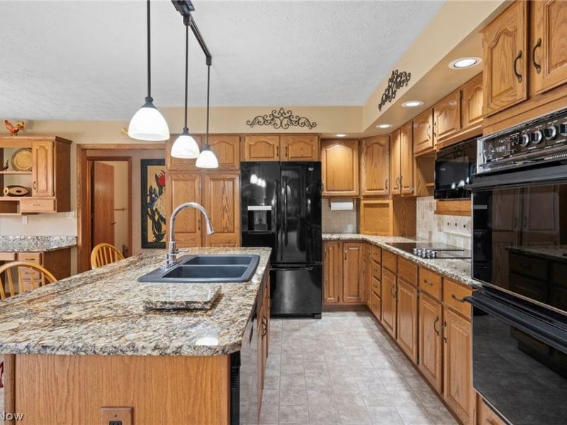 10683 Tudor Circle, North Royalton, OH 44133 Photo 17
