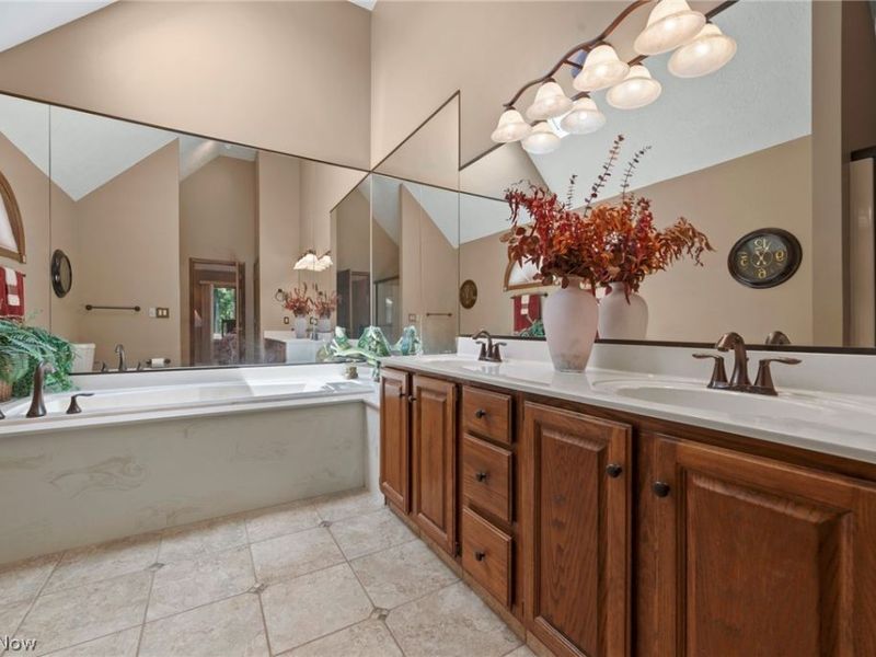 10683 Tudor Circle, North Royalton, OH 44133 Photo 26