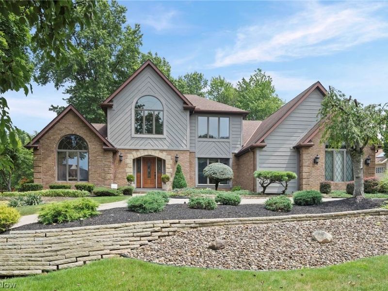 10683 Tudor Circle, North Royalton, OH 44133 Photo 4