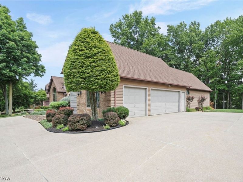 10683 Tudor Circle, North Royalton, OH 44133 Photo 5