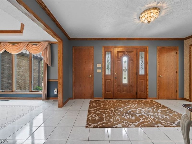 10683 Tudor Circle, North Royalton, OH 44133 Photo 6