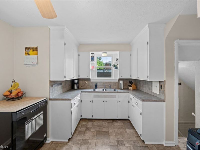 15312 Edolyn Avenue, Cleveland, OH 44111 Photo 5