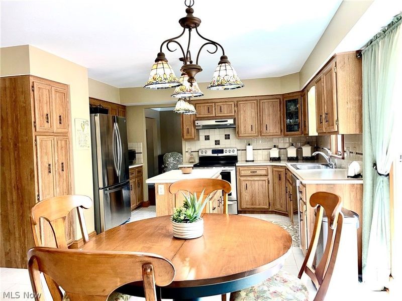 1445 Fatima Drive, Parma, OH 44134 Photo 5