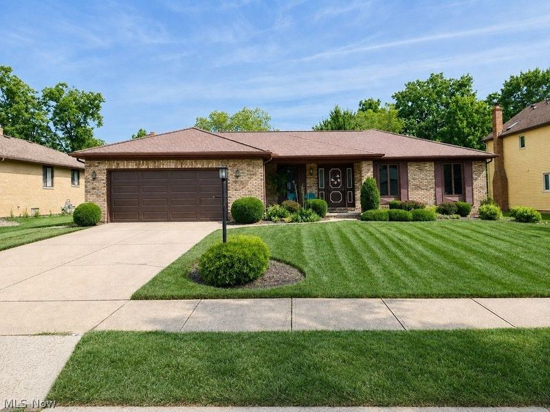 4719 Vincent Drive, Seven Hills, OH 44131 Photo 1