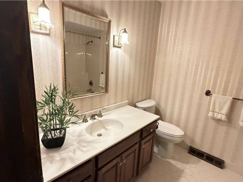 4719 Vincent Drive, Seven Hills, OH 44131 Photo 11
