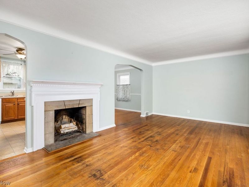 8905 Beech Avenue, Cleveland, OH 44144 Photo 13
