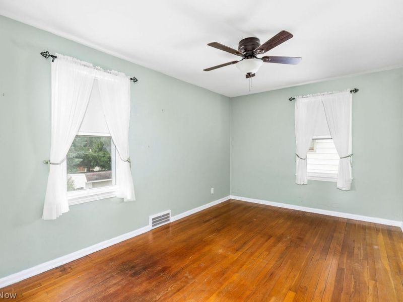 8905 Beech Avenue, Cleveland, OH 44144 Photo 20