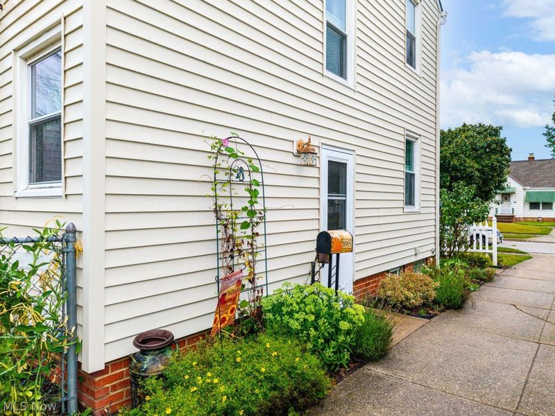 8905 Beech Avenue, Cleveland, OH 44144 Photo 7