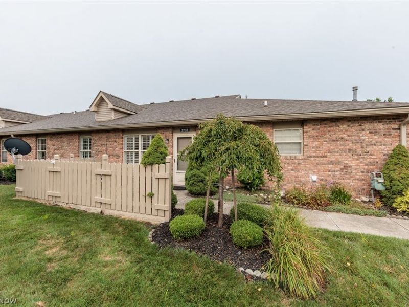 2735 Shakespeare Lane, Avon, OH 44011 Photo 1