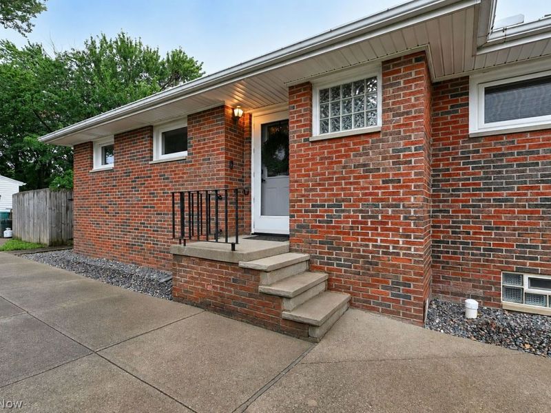 24989 Hall Drive, Westlake, OH 44145 Photo 2