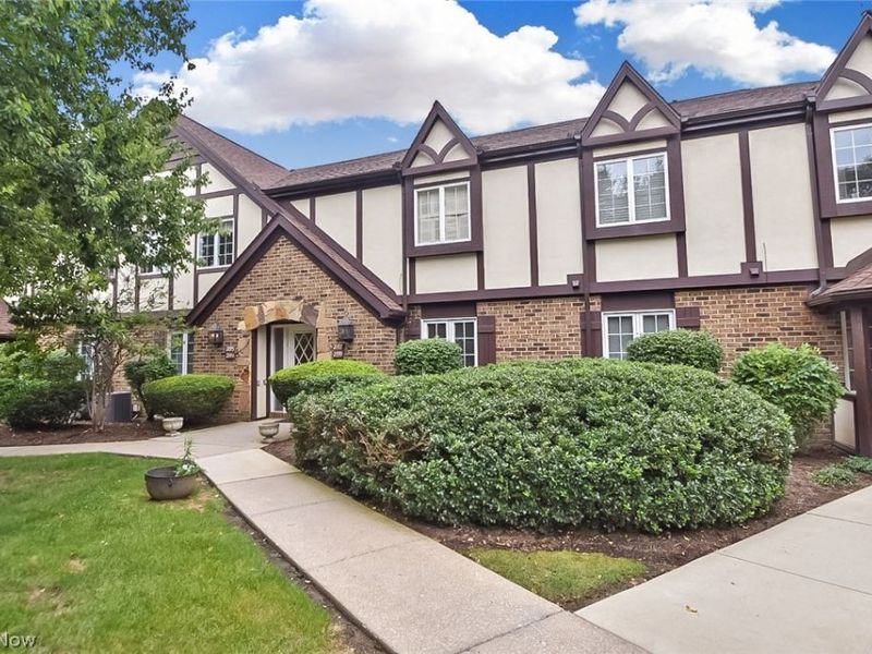 2199 Fairway Boulevard, Hudson, OH 44236 Photo 1