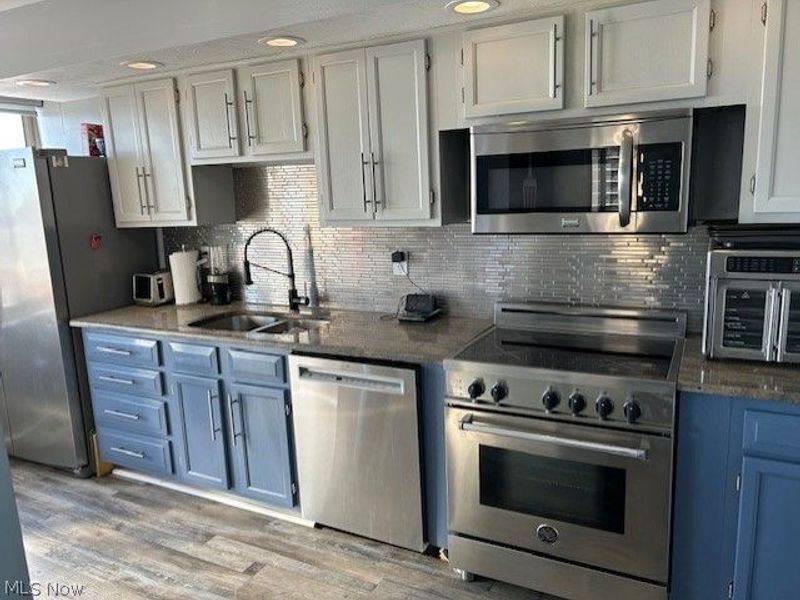 12520 Edgewater Drive, Unit 910, Lakewood, OH 44107 Photo 8