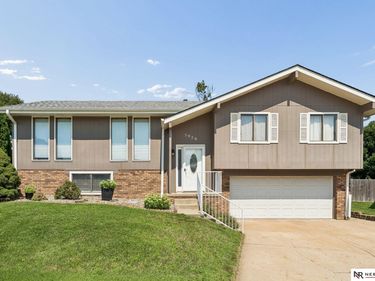 5929 S 109th Street Circle, Omaha, NE 68137