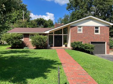 206 Eastway Drive, Richmond, KY 40475