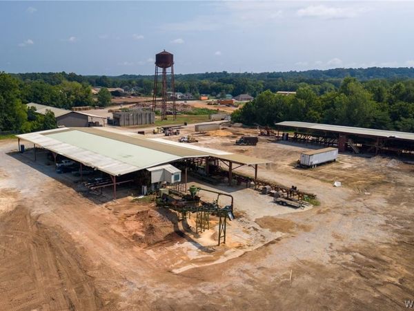 374 Mill St , Centreville, AL 35042