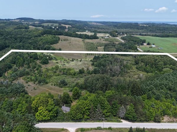 10611 Omena Road E, Northport, MI 49670