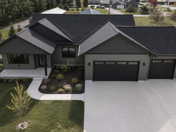 4054 Center Farm Lane, Traverse City, MI 49685