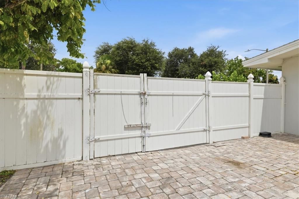 1821 Winkler Ave, Fort Myers, FL 33901 Photo