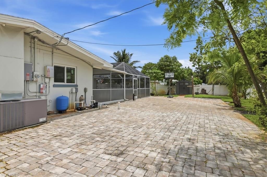 1821 Winkler Ave, Fort Myers, FL 33901 Photo