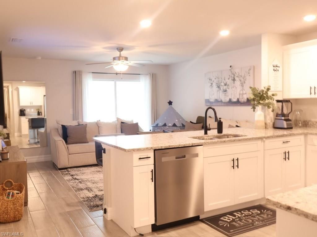 6069 Laurelwood Dr , Fort Myers, FL 33905 Photo