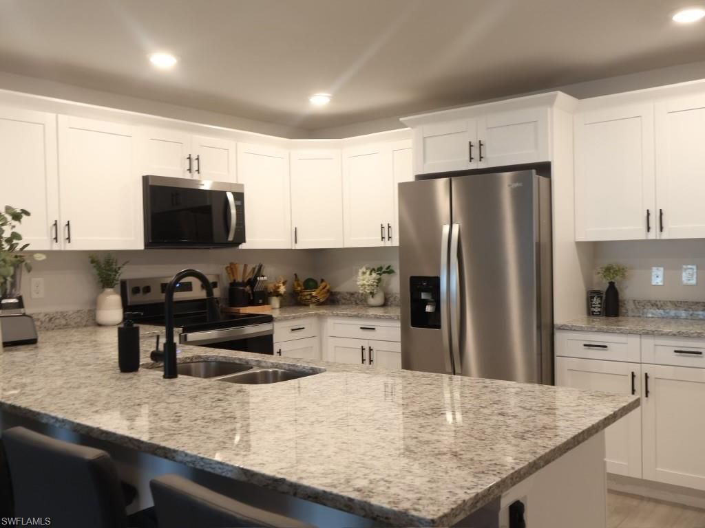 6069 Laurelwood Dr , Fort Myers, FL 33905 Photo
