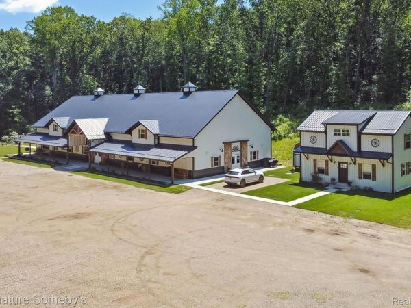 15165 MAIN Street , Buchanan, Mi 49107