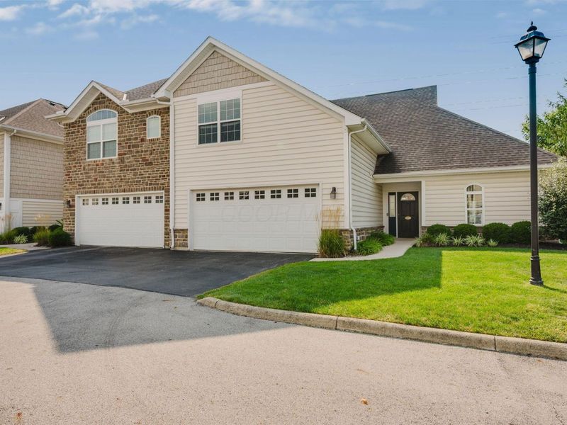 5087 Dinard Way, Unit 104, Columbus, OH 43221 Photo 1