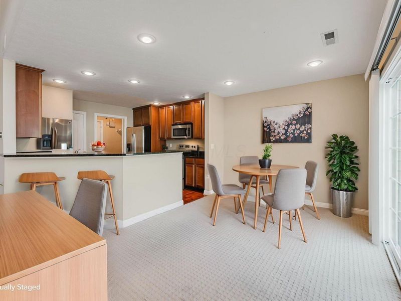 5087 Dinard Way, Unit 104, Columbus, OH 43221 Photo 10