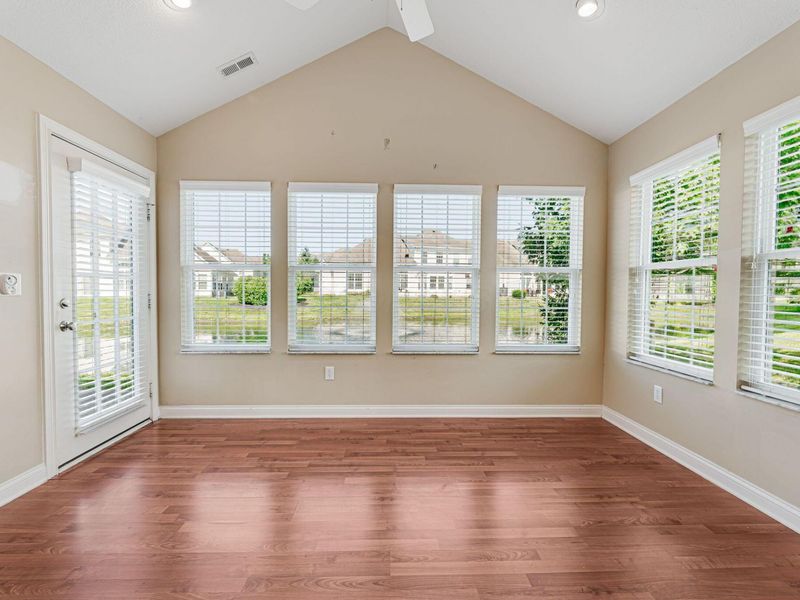 5087 Dinard Way, Unit 104, Columbus, OH 43221 Photo 17