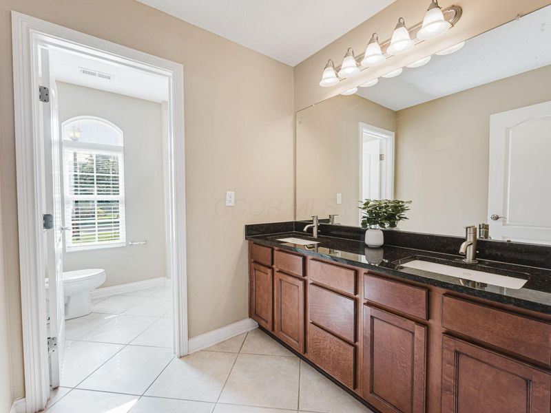 5087 Dinard Way, Unit 104, Columbus, OH 43221 Photo 24