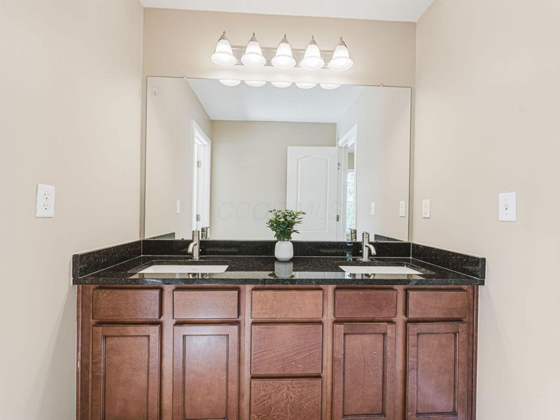 5087 Dinard Way, Unit 104, Columbus, OH 43221 Photo 25