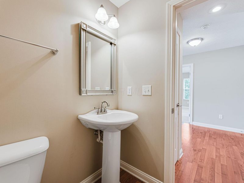 5087 Dinard Way, Unit 104, Columbus, OH 43221 Photo 27