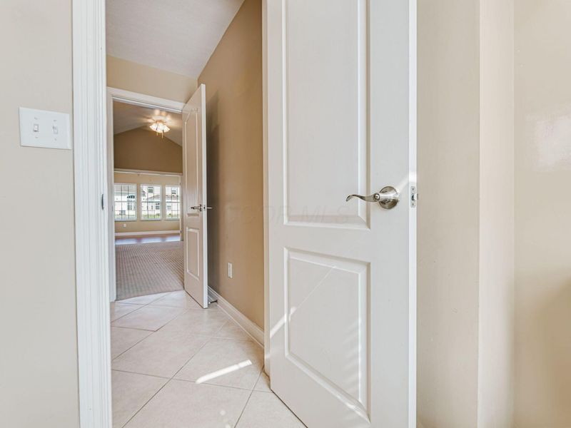 5087 Dinard Way, Unit 104, Columbus, OH 43221 Photo 32