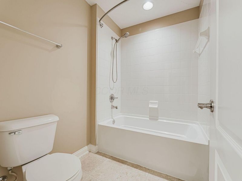 5087 Dinard Way, Unit 104, Columbus, OH 43221 Photo 35