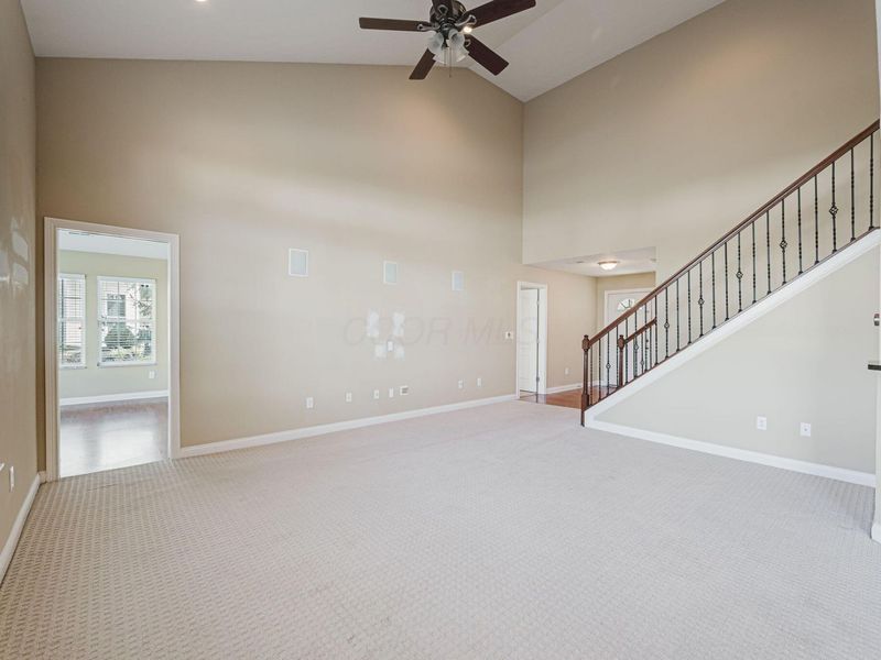 5087 Dinard Way, Unit 104, Columbus, OH 43221 Photo 7