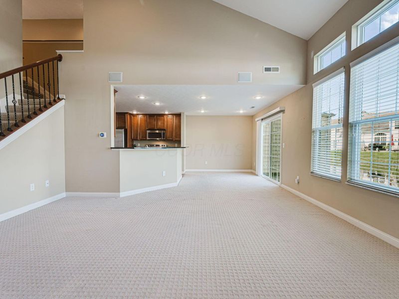 5087 Dinard Way, Unit 104, Columbus, OH 43221 Photo 9