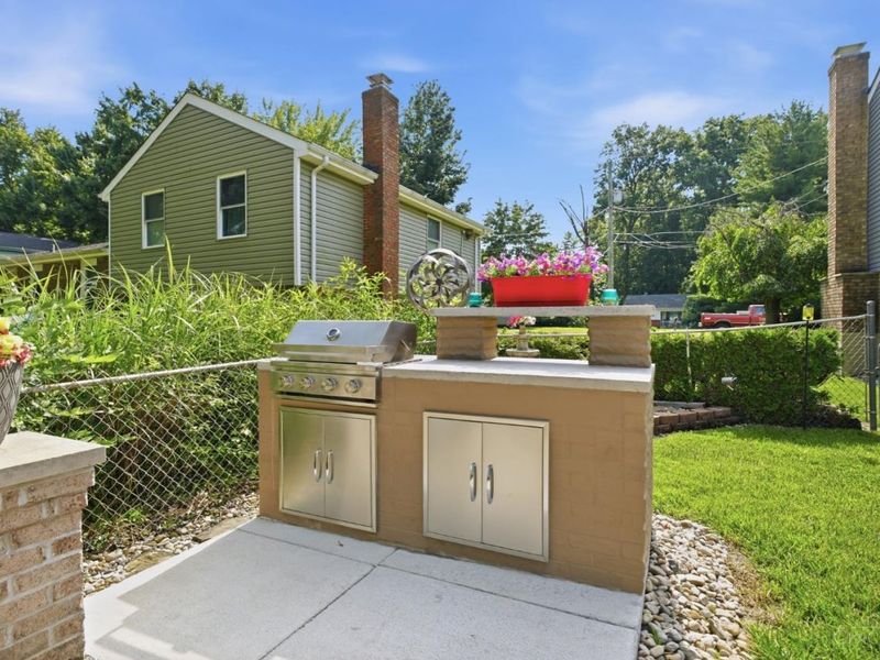 5855 Winchester Drive, Miami Township, OH 45150 Photo 6