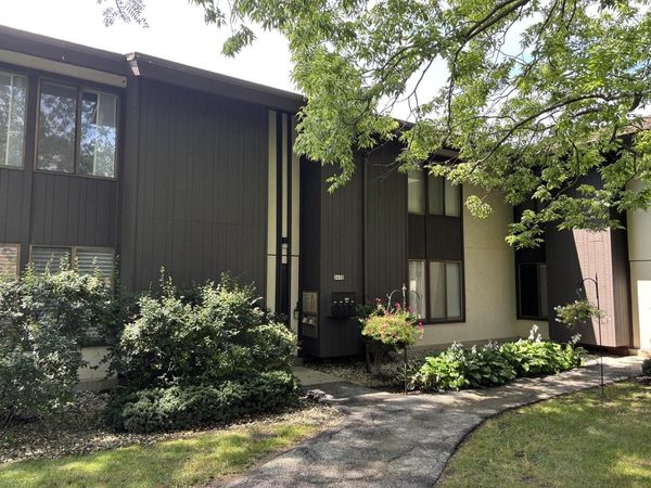 2450 W Good Hope ROAD, Unit 49, Glendale, WI 53209