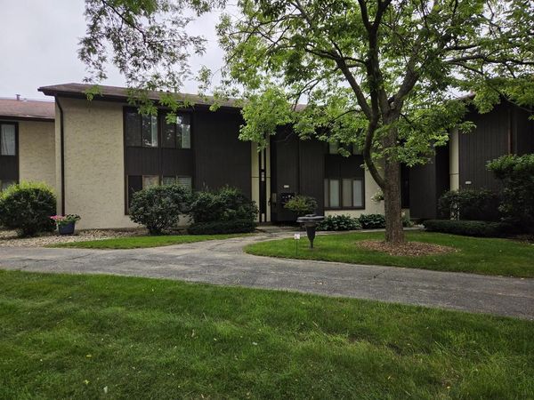 2450 W Good Hope ROAD, Unit 49, Glendale, WI 53209