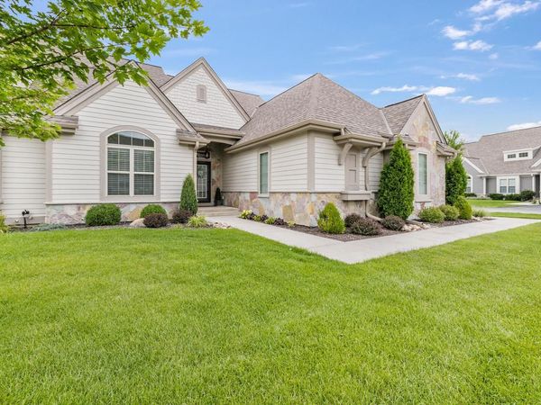 1760 Derby LANE, Oconomowoc, WI 53066