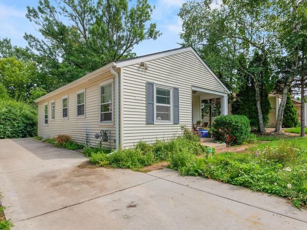 7428 N Santa Monica BOULEVARD, Fox Point, WI 53217