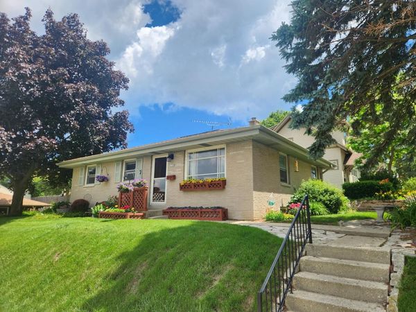 2709 13th AVENUE, South Milwaukee, WI 53172