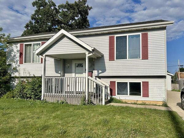 7615 40th AVENUE, Kenosha, WI 53142