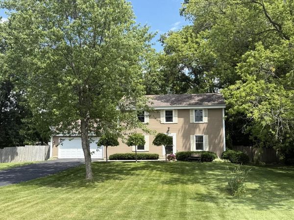 1400 S Ridgeway ROAD, New Berlin, WI 53146