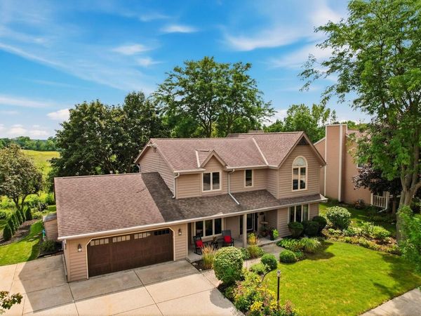 2927 Willard LANE, Waukesha, WI 53188